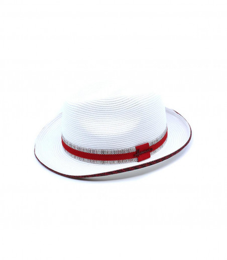 treccia rosso cappello bianco